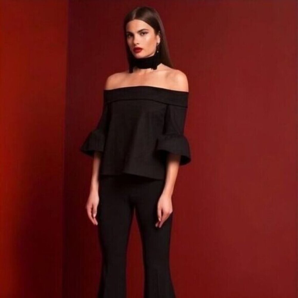 Stone Cold Fox Off-Shoulder Top ✦ Black Linen Blend Bell Sleeves ✦ Side Zip Sz 0